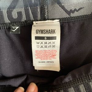 Size small Gym shark leggings